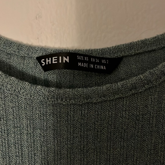 Gently used Teal crop top - tank top ( mainly for juniors)🩵 - Picture 2 of 3